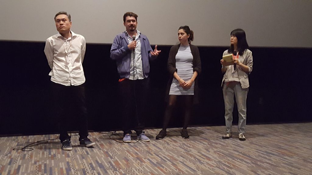 [사진 003] 영화 상영 후 가진 관객과의 대화. 영화를 연출한 루카스 발렌타 리너(왼쪽에서 두 번째) 감독님.